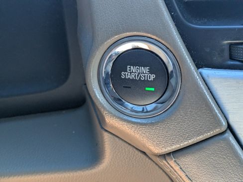 Used 2018 GMC Yukon SLT w/ Open Road Package image 33