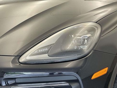 Used 2019 Porsche Cayenne AWD/4WD image 15