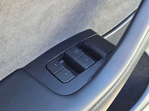 Used 2022 Tesla Model Y Performance image 31