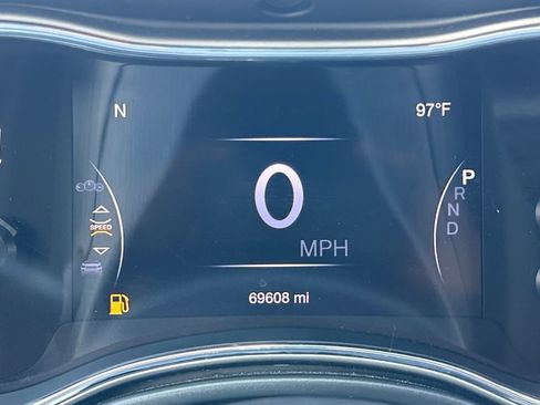 Used 2021 Jeep Grand Cherokee Laredo AWD/4WD image 17