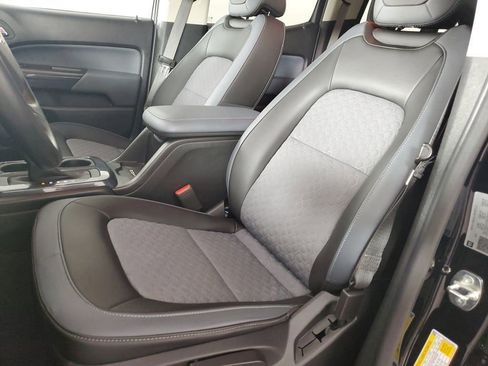 Used 2022 Chevrolet Colorado Z71 w/ Z71 Midnight Edition image 12