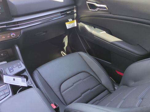 New 2026 Kia Sportage SX FWD image 16