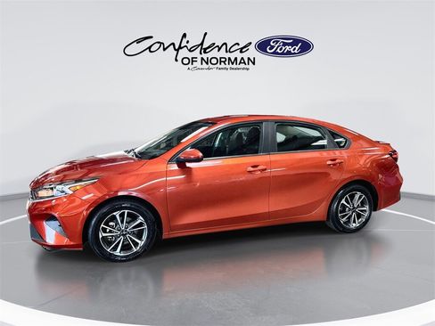 Used 2023 Kia Forte LXS image 4