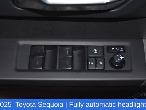 Used 2025 Toyota Sequoia Platinum AWD/4WD image 21