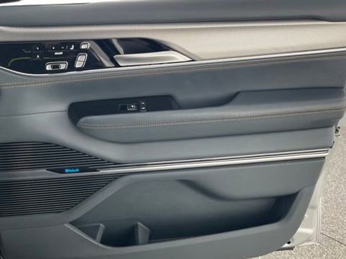 Used 2023 Jeep Grand Wagoneer Series III image 51