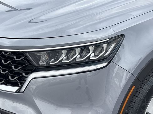 Used 2023 Kia Sorento LX FWD image 6
