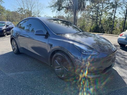 Used 2022 Tesla Model Y Performance image 3