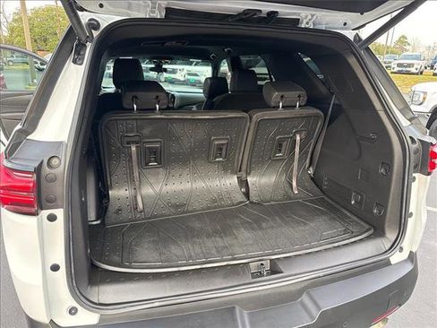 Used 2022 Chevrolet Traverse LT image 16