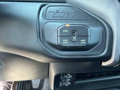 Used 2025 RAM 2500 Big Horn AWD/4WD image 25