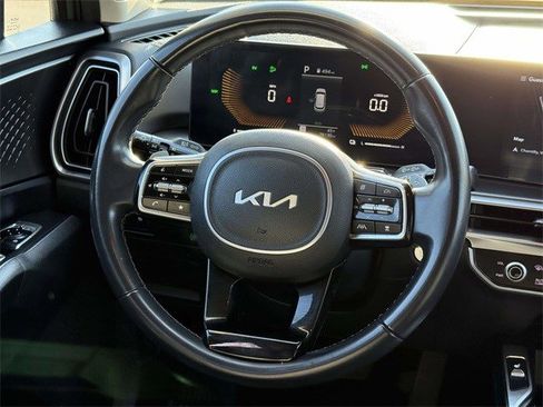 Used 2025 Kia Sorento EX image 9