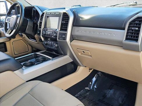 Used 2019 Ford F250 Lariat w/ Lariat Ultimate Package image 24