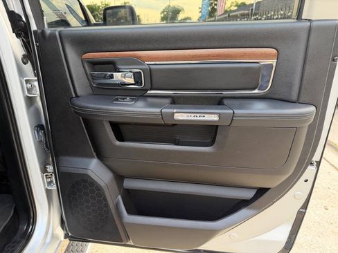 Used 2014 RAM 1500 Laramie w/ Convenience Group AWD/4WD image 14