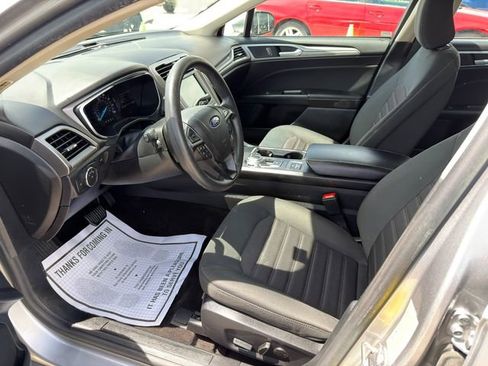 Used 2020 Ford Fusion SE FWD image 13