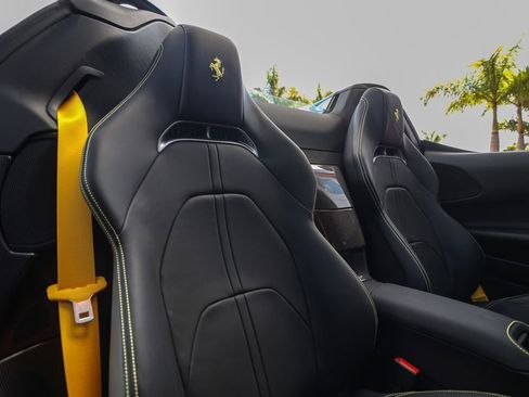 Used 2024 Ferrari SF90 Spider image 38