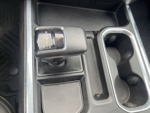 Used 2022 Chevrolet Silverado 1500 LTZ AWD/4WD image 16