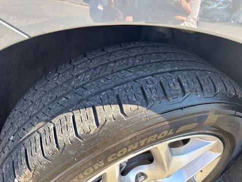 Used 2020 Chrysler Pacifica Touring-L Plus w/ Tire & Wheel Group image 28