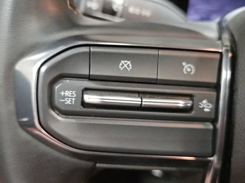 Used 2023 GMC Canyon AT4 w/ Canyon Safety Plus Package AWD/4WD image 31