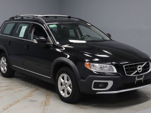 Used 2010 Volvo XC70 3.2 image 1