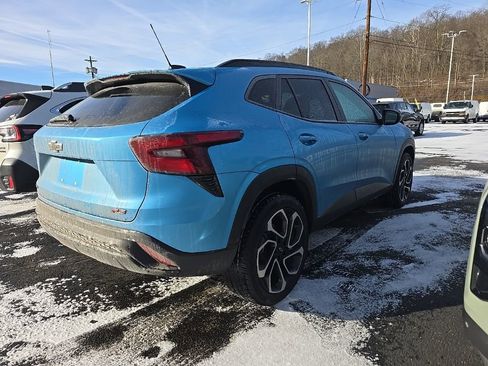 Certified 2025 Chevrolet Trax RS w/ Driver Confidence Package image 5