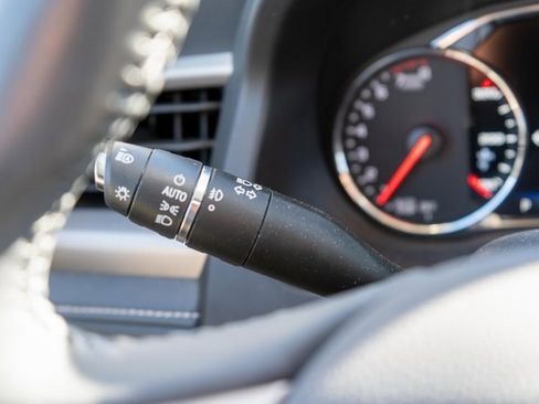 Used 2022 GMC Acadia Denali w/ Trailering Package image 27