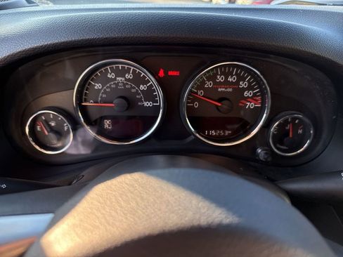 Used 2016 Jeep Wrangler Unlimited Rubicon image 17