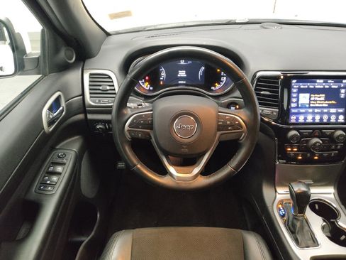 Used 2020 Jeep Grand Cherokee Altitude RWD image 22