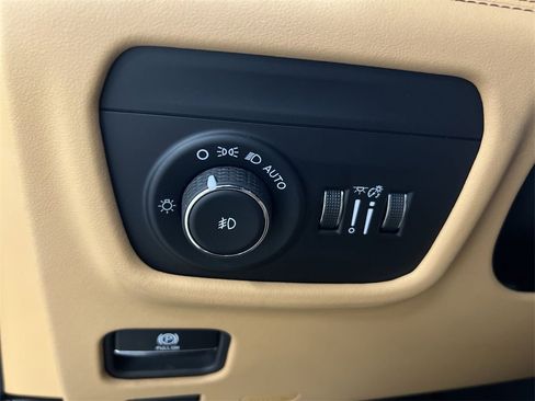 Used 2023 Jeep Grand Cherokee L Summit image 18