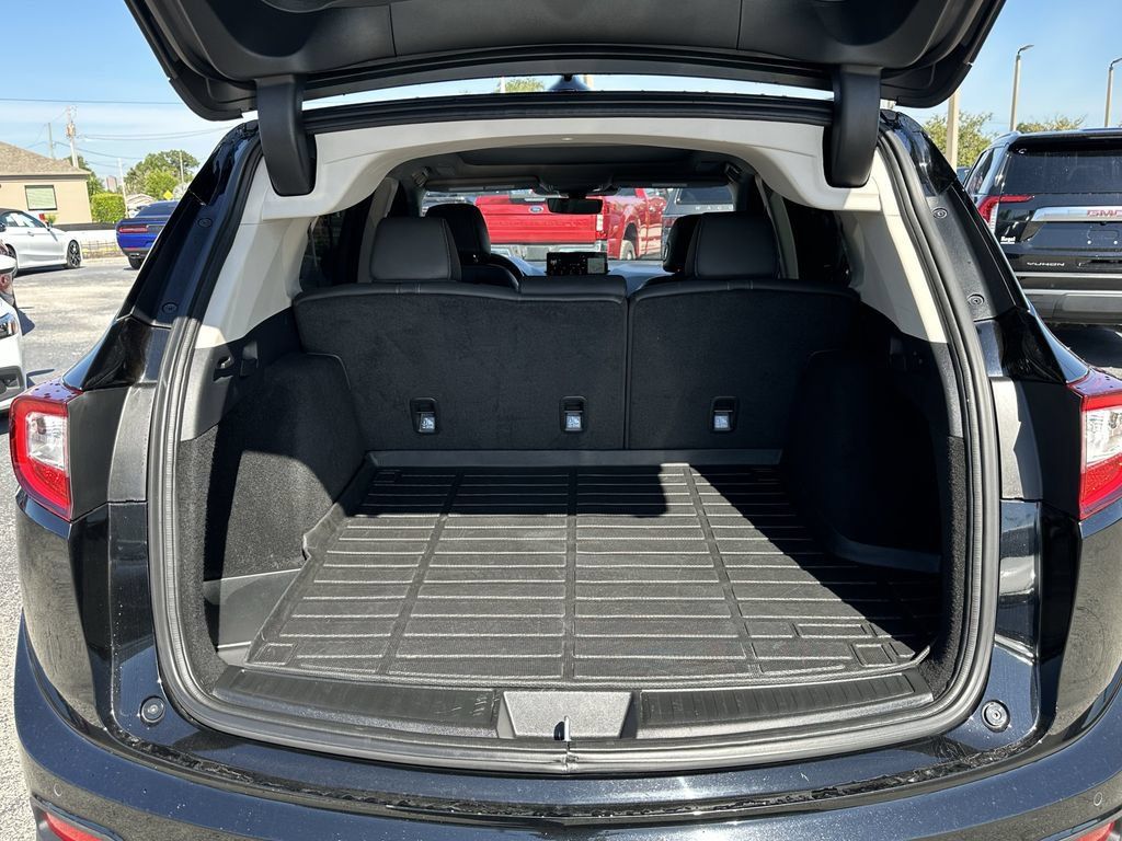 Used 2022 Acura RDX w/ Technology Package FWD image 12