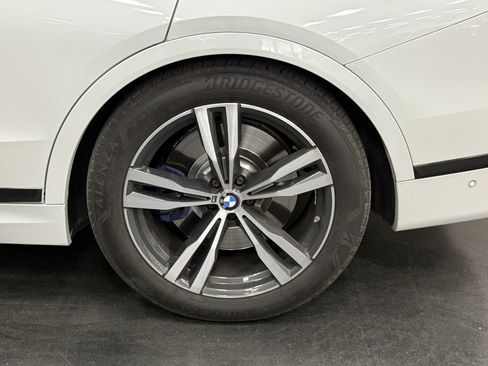 Used 2021 BMW X7 M50i w/ Dynamic Handling Package image 19