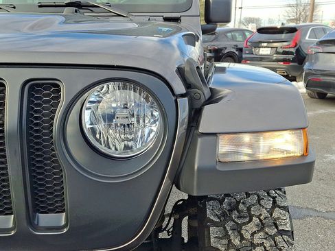 Used 2021 Jeep Wrangler Unlimited Rubicon w/ Dual Top Group image 28