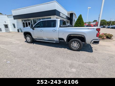 Used 2022 Chevrolet Silverado 2500 LTZ w/ LTZ Convenience Package AWD/4WD image 7