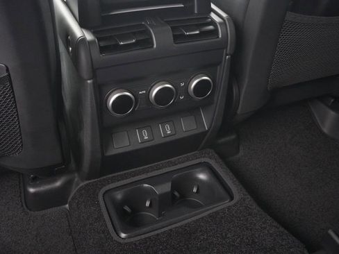 New 2026 Land Rover Defender 130 X-Dynamic SE AWD/4WD image 31