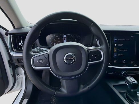 Used 2020 Volvo S60 T5 Momentum image 10