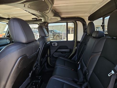 New 2026 Jeep Gladiator Sport AWD/4WD image 18