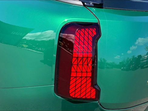 Certified 2025 MINI Cooper Countryman SE AWD/4WD image 30