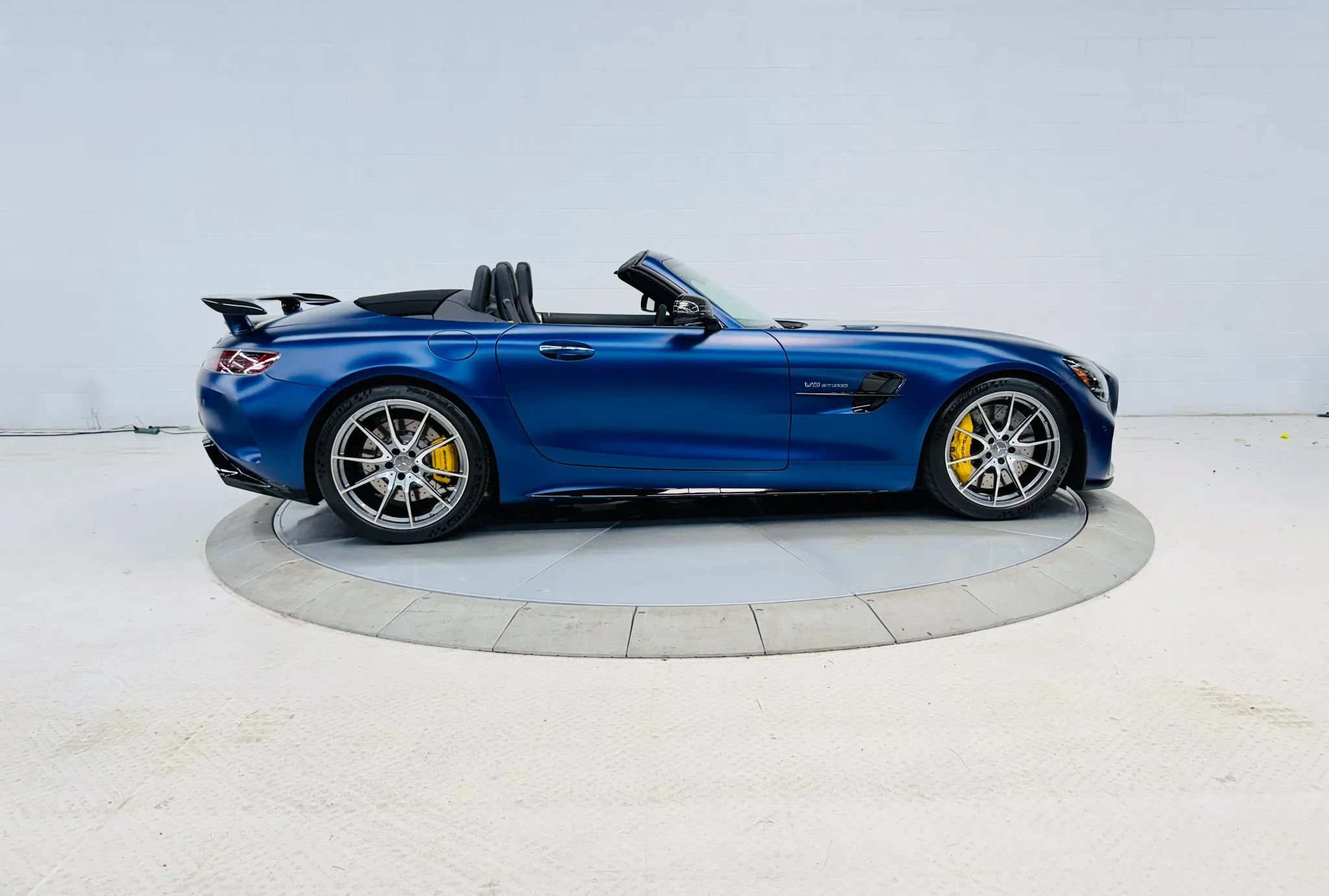 Used 2020 Mercedes-Benz AMG GT R image 3