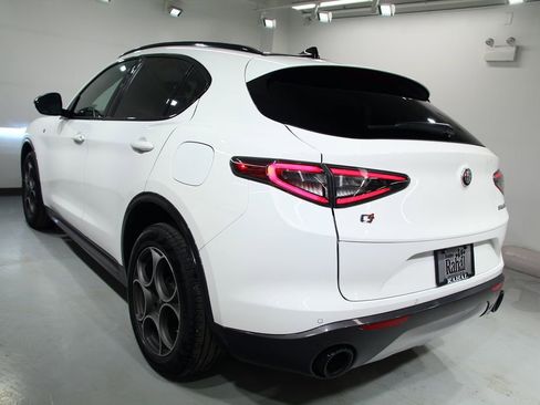 Used 2024 Alfa Romeo Stelvio Ti image 15