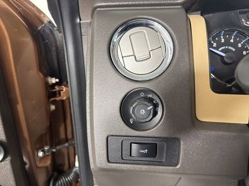 Used 2011 Ford F150 XLT w/ XLT Chrome Pkg image 27