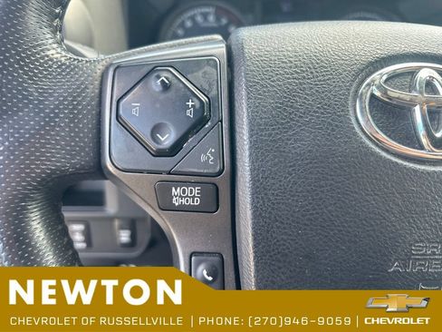 Used 2016 Toyota Tacoma TRD Off-Road w/ Towing Package AWD/4WD image 13