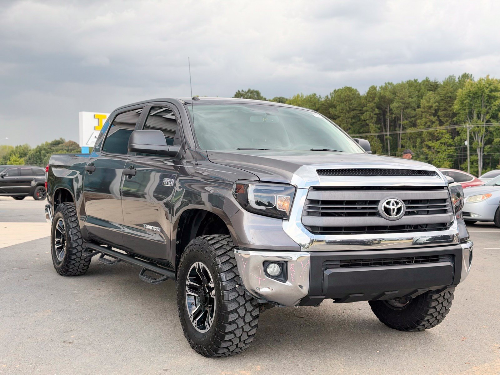 Used 2015 Toyota Tundra SR5 w/ SR5 Upgrade Package RWD image 8