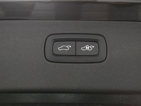 Used 2024 Volvo XC90 B5 Core w/ Climate Package image 14