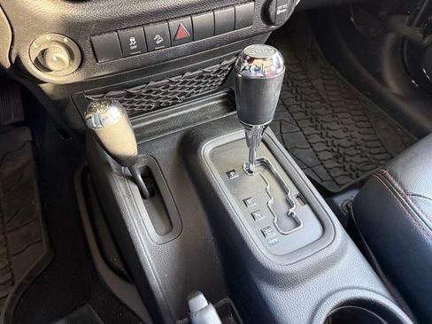 Used 2013 Jeep Wrangler Unlimited Sport image 20