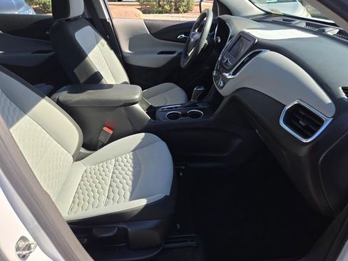 Used 2020 Chevrolet Equinox LS FWD image 13