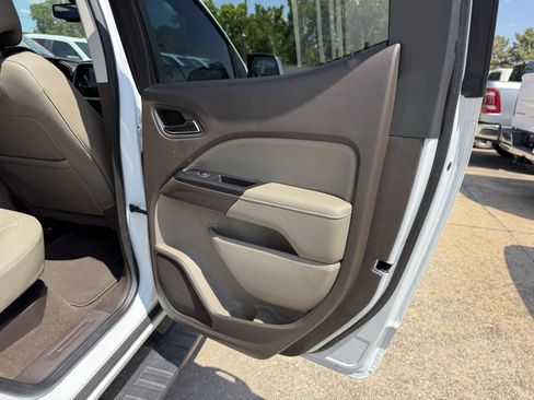 Used 2015 GMC Canyon SLT RWD image 16
