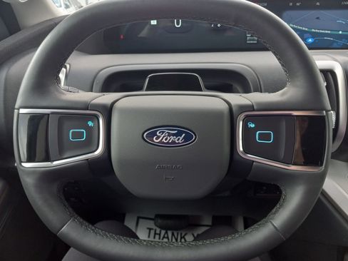 Used 2025 Ford Expedition Active AWD/4WD image 21