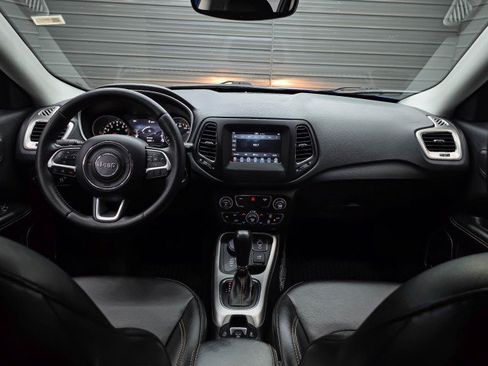 Used 2019 Jeep Compass Latitude w/ Popular Equipment Group AWD/4WD image 11