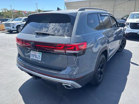Used 2025 Volkswagen Atlas Peak Edition SE AWD/4WD image 6