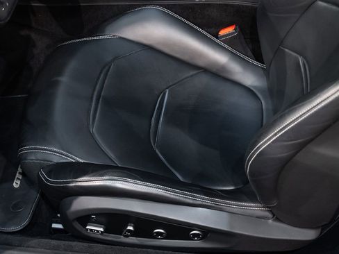 Used 2019 Ferrari GTC4Lusso AWD/4WD image 31