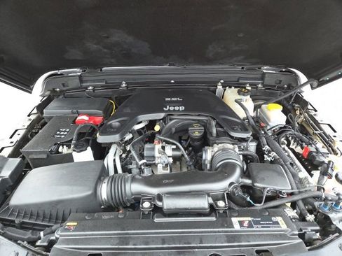 Used 2021 Jeep Wrangler Sport S image 65