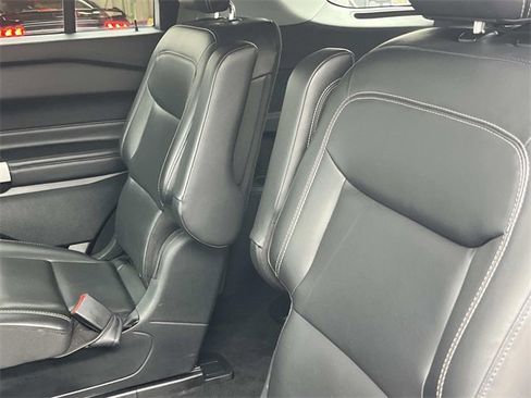 Used 2022 Ford Explorer XLT w/ Equipment Group 202A image 21